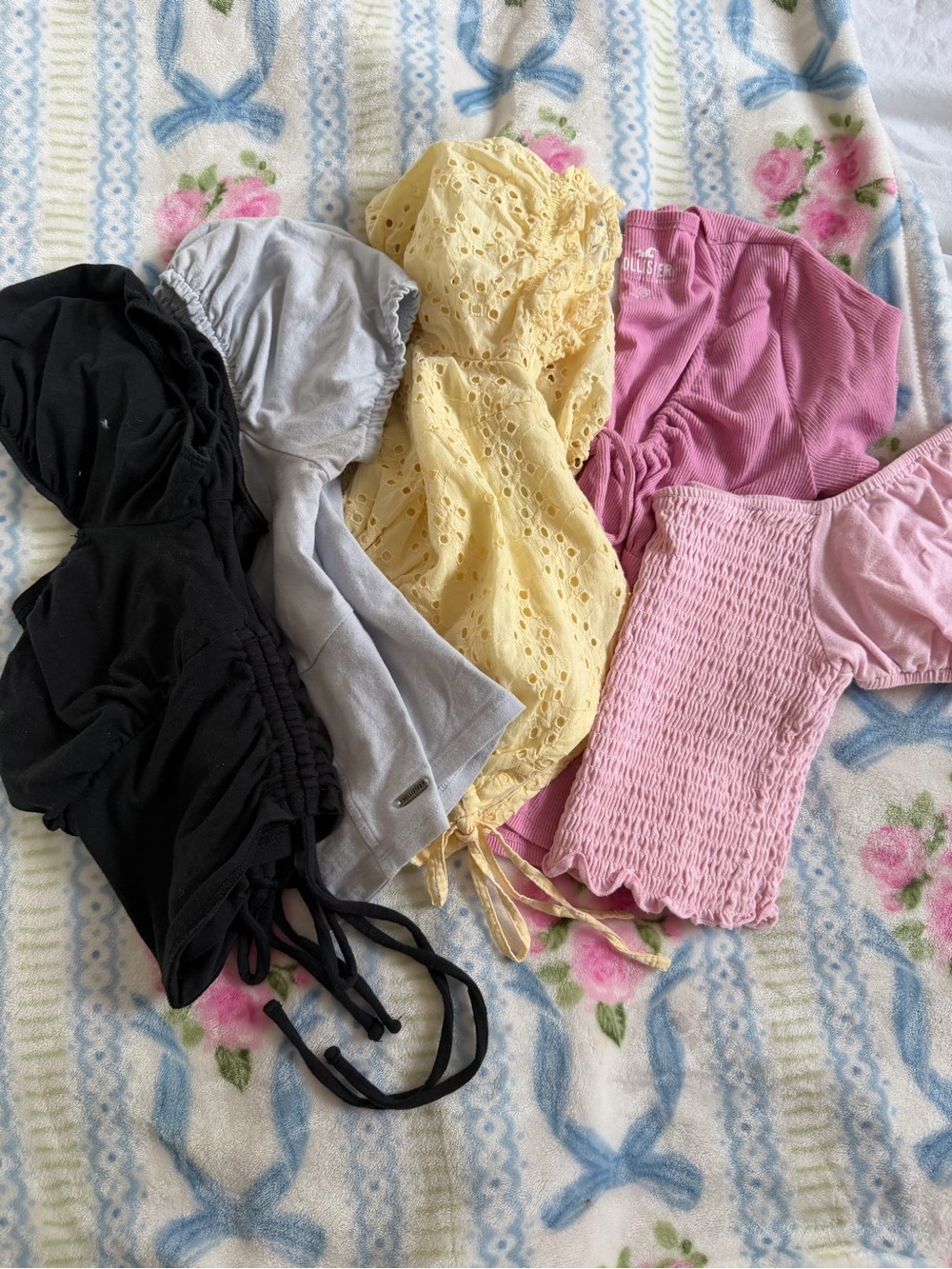 Hollister Bandeau & Crop Top Set in Black, Light Gray, Yellow, Pink